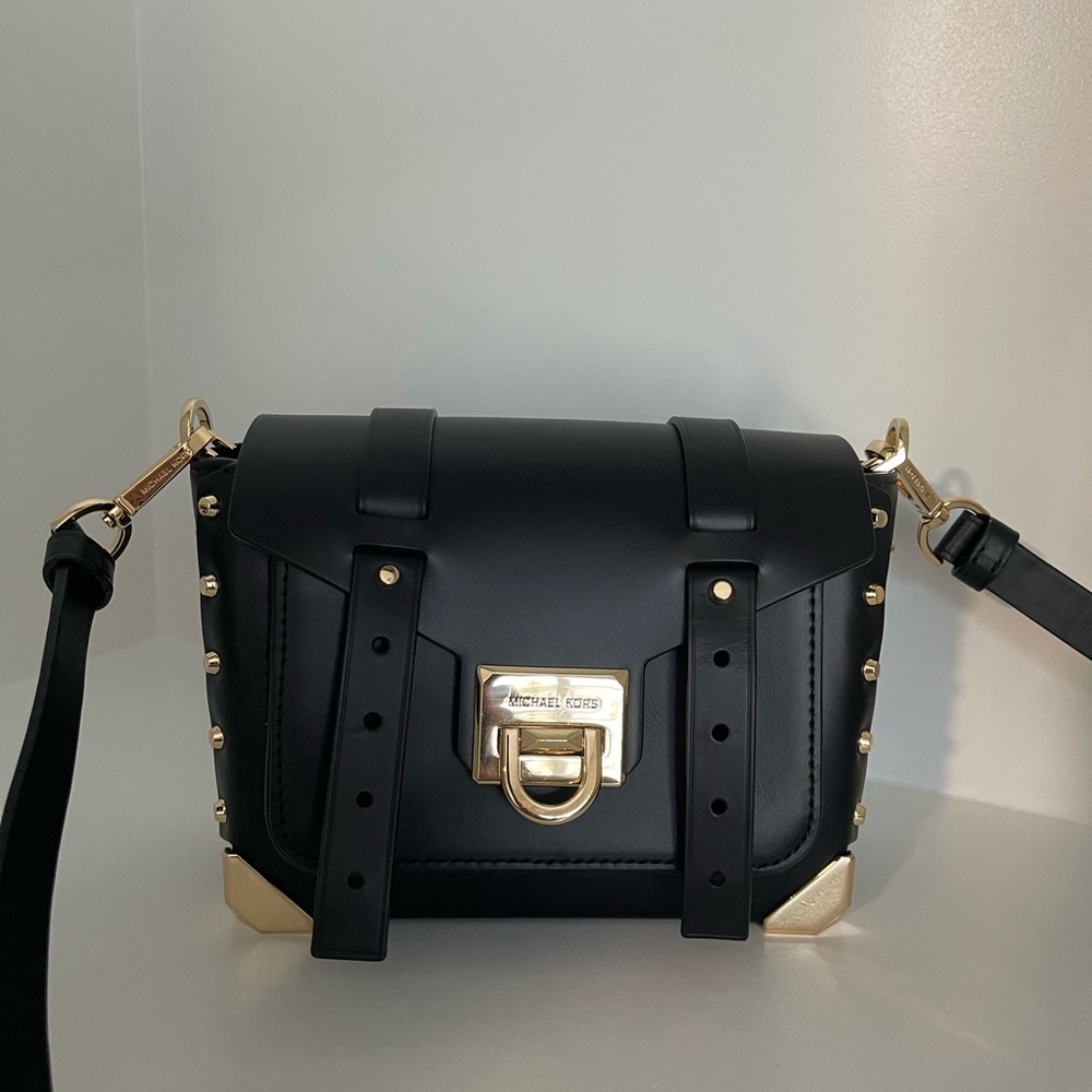 Small black and gold bag - Picture 5 of 7